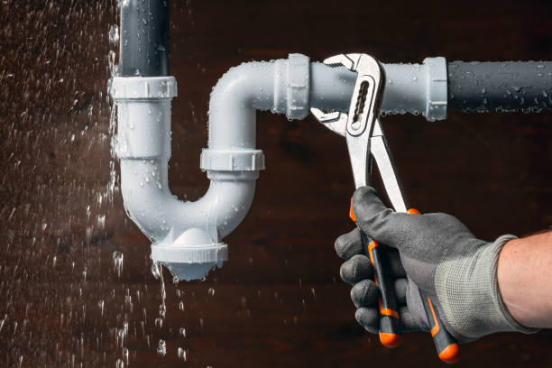 Professional Gas Line Repair technician working in Harpersville, AL